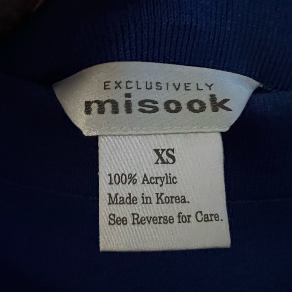 Misook, 100% acrylic, excellent condition, like new.